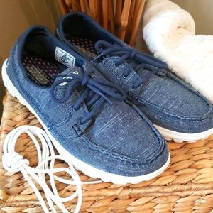 Sketchers on-the-go blue boat shoes